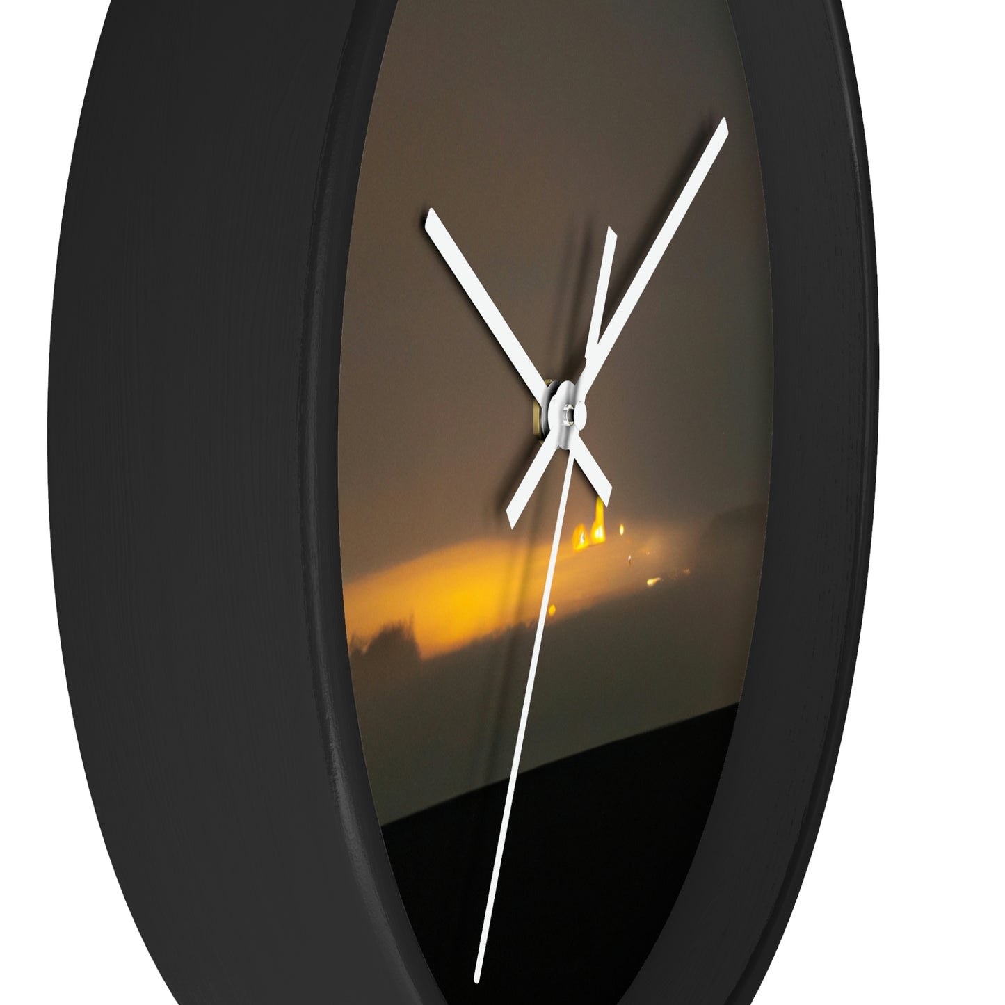 "Iluminación distante" - El reloj de pared alienígena