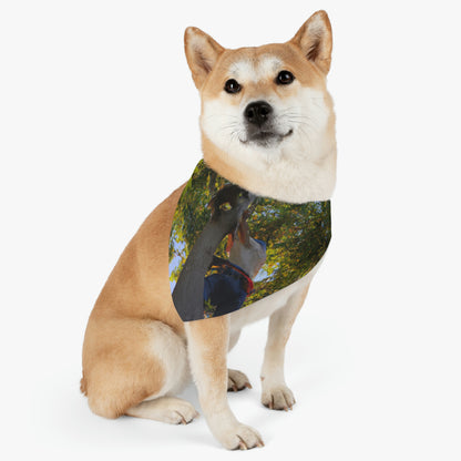 "Furry Retter in a High Perch" - Das Alien Pet Bandana Halsband