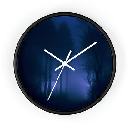 "Lost in the Moonlight Woods" - El reloj de pared alienígena