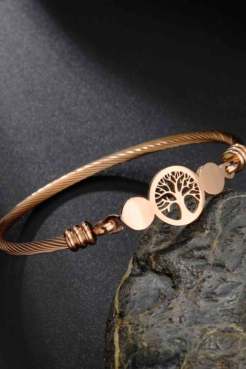 Gedrehtes Kabelarmband aus Edelstahl