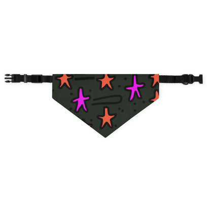 „Abandoned in the Glittering Night Sky“ – Das Alien-Haustier-Bandana-Halsband