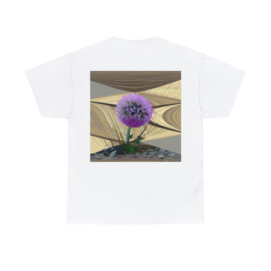 "A Blooming Miracle: Beauty in Chaos" - La camiseta alienígena
