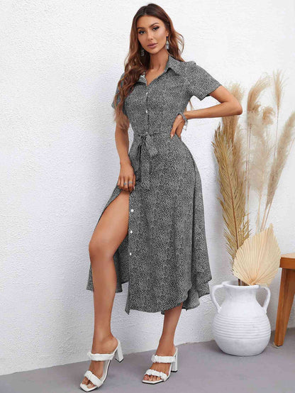 Vestido estampado con cuello y manga corta