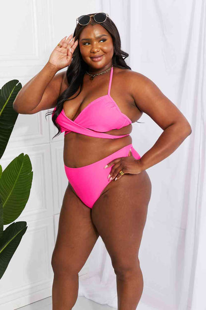 Conjunto de bikini con cuello halter en rosa Summer Splash de Marina West Swim