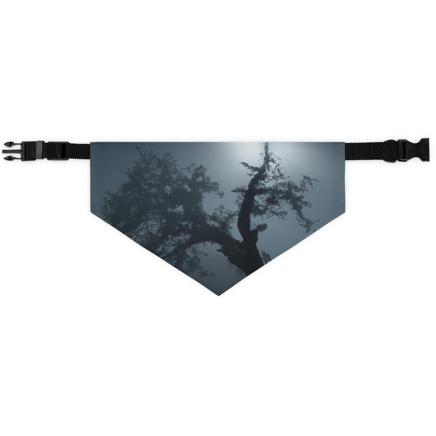 "Ein leuchtender Wächter im Nebel" - Das Alien Pet Bandana Halsband #nft