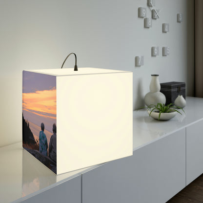 "Embracing the Evening" - Die Alien Light Cube Lampe