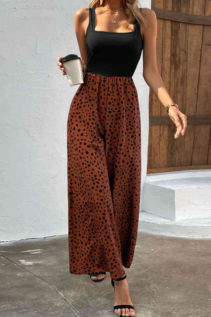 Zweifarbiger Jumpsuit mit weitem Bein und quadratischem Ausschnitt