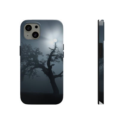 "Ein leuchtender Wächter im Nebel" - Die Alien Tough Phone Cases