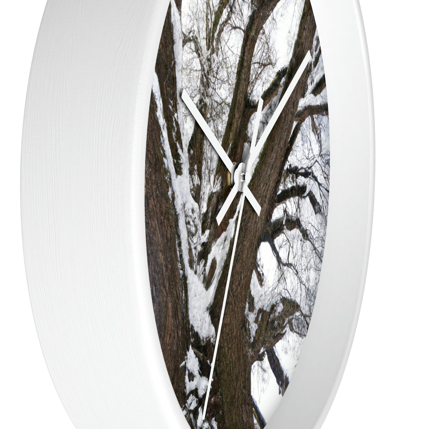 "Winter Wonderland Tree" - The Alien Wall Clock