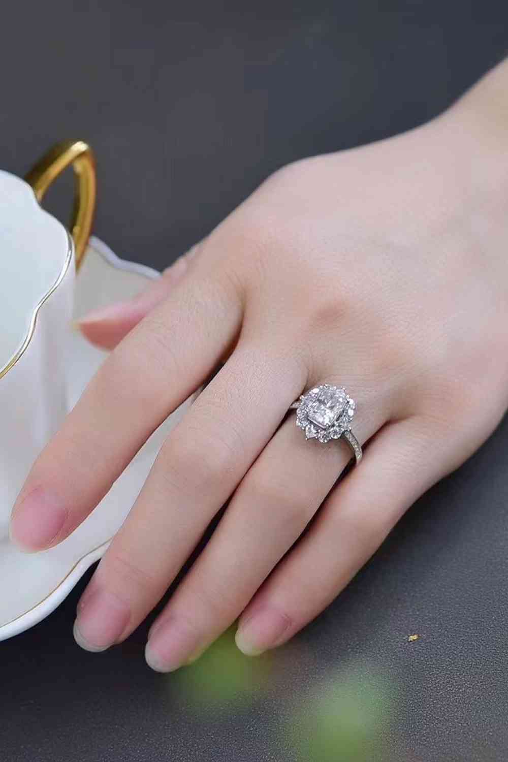 Necesito ahora anillo de moissanita de 2 quilates