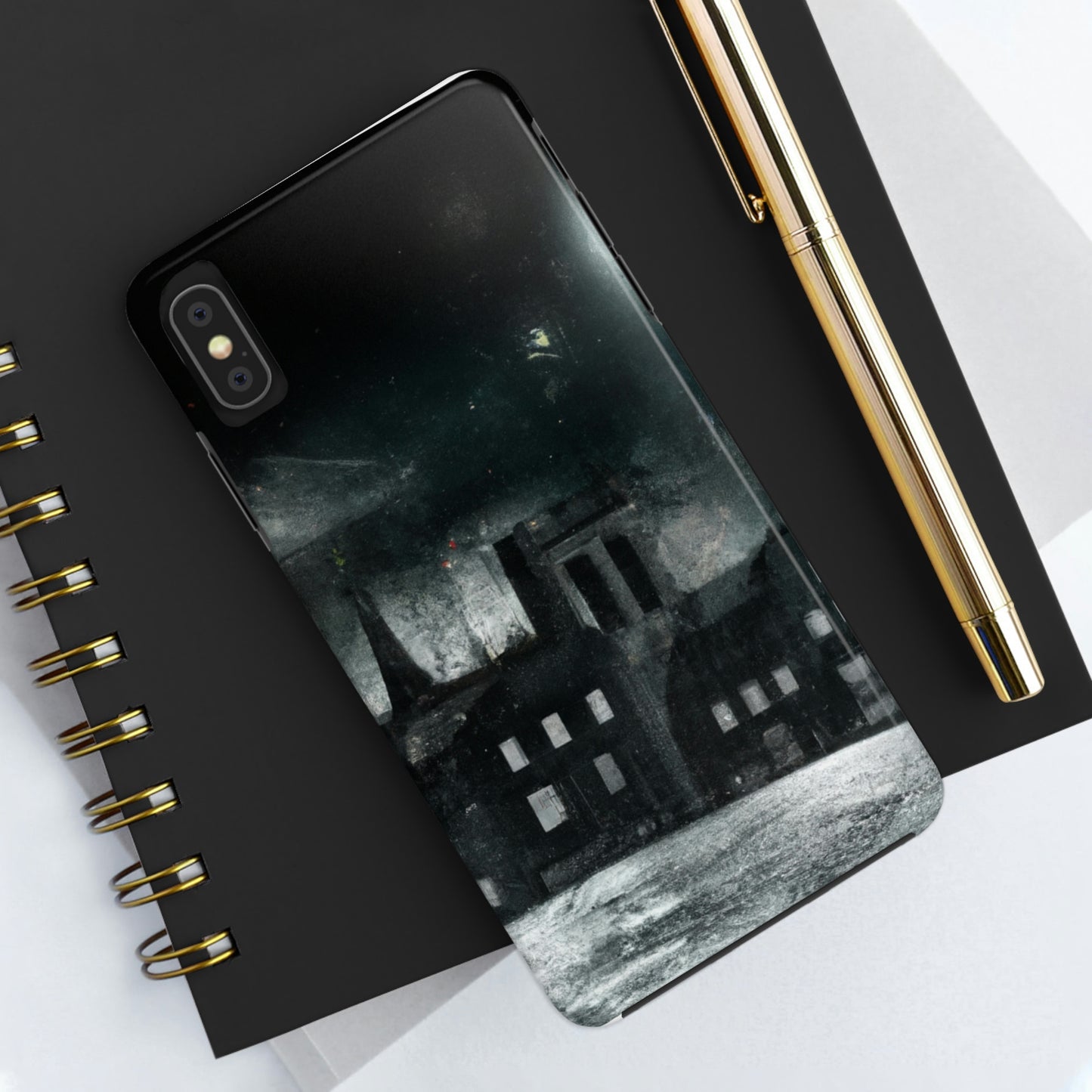 "Nocturno luminoso: una ciudad iluminada por la luz de la luna" - The Alien Tough Phone Cases