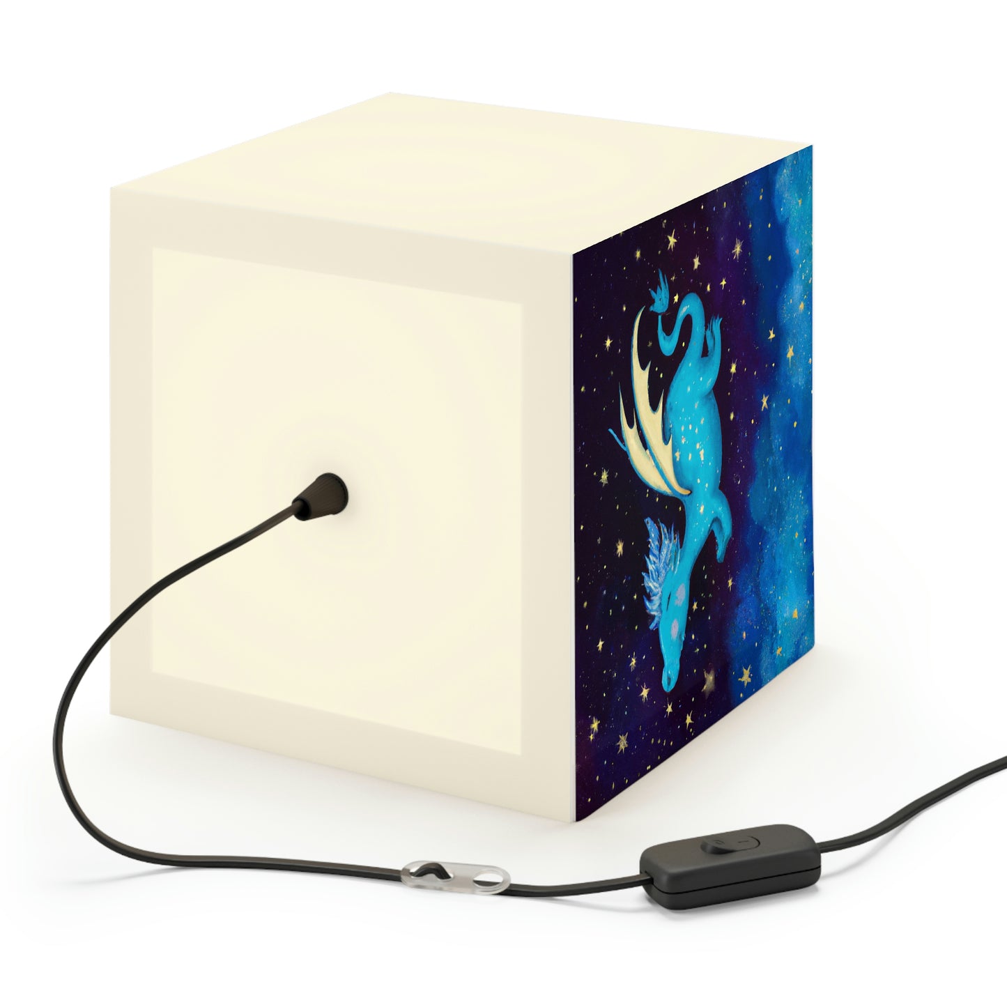 "Drifting Among the Stars: The Story of a Baby Dragon" - Die Alien Light Cube Lampe