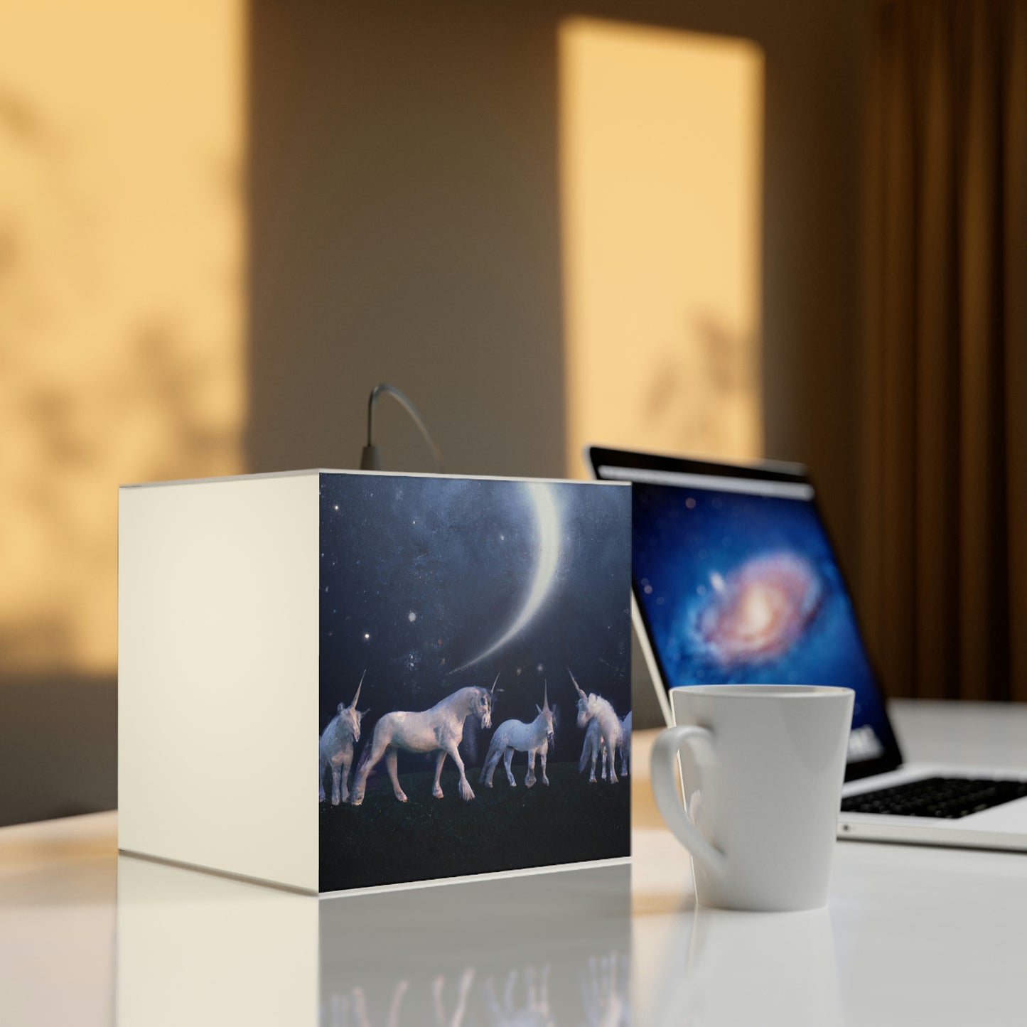 "Moonlit Mystique" - Die Alien Light Cube Lampe