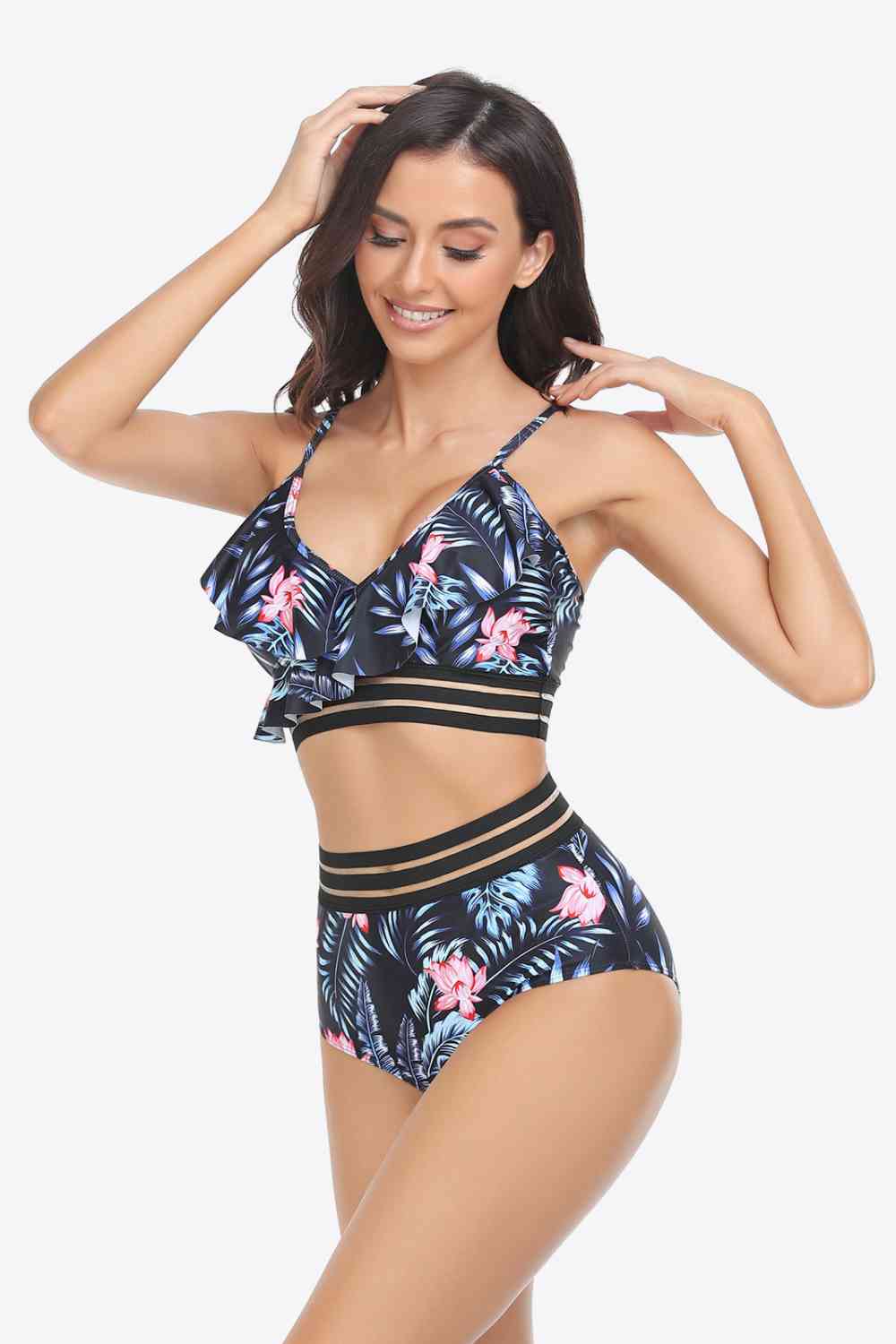 Conjunto de bikini escotado con volantes