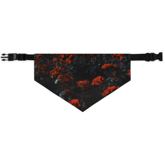 "Inferno of Blossoms" - Das Alien Pet Bandana Halsband