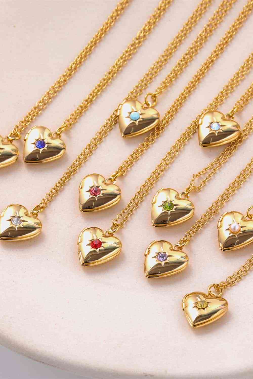 Halskette mit 14-karätigem vergoldetem Anhänger in Herzform mit Zirkon