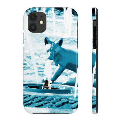 "Foxy Herumtollen im Brunnen" - Die Alien Tough Phone Cases