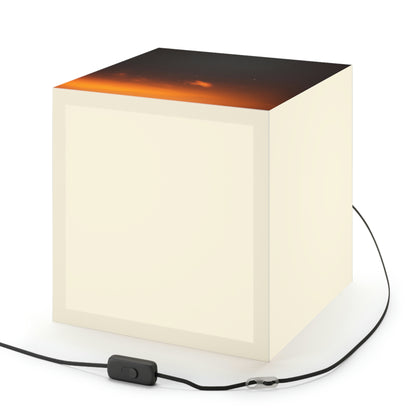 "Heavenly Blaze" - Die Alien Light Cube Lampe