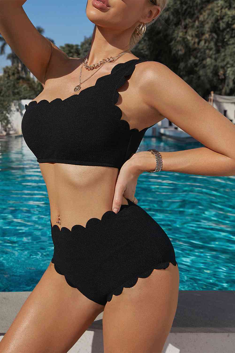 One-Shoulder-Bikini-Set mit Muschelbesatz