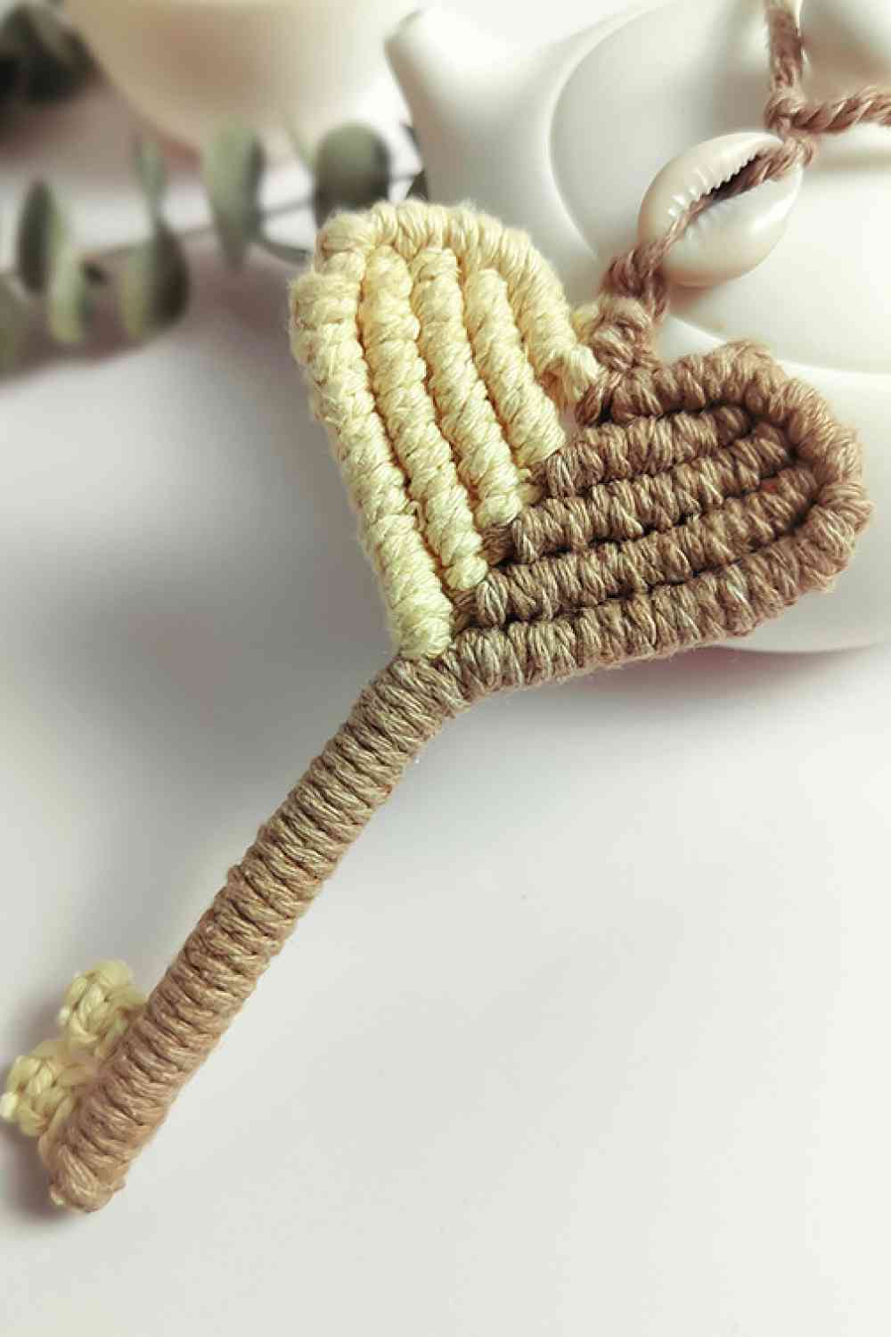 Collar con colgante en forma de llave de cordón de algodón