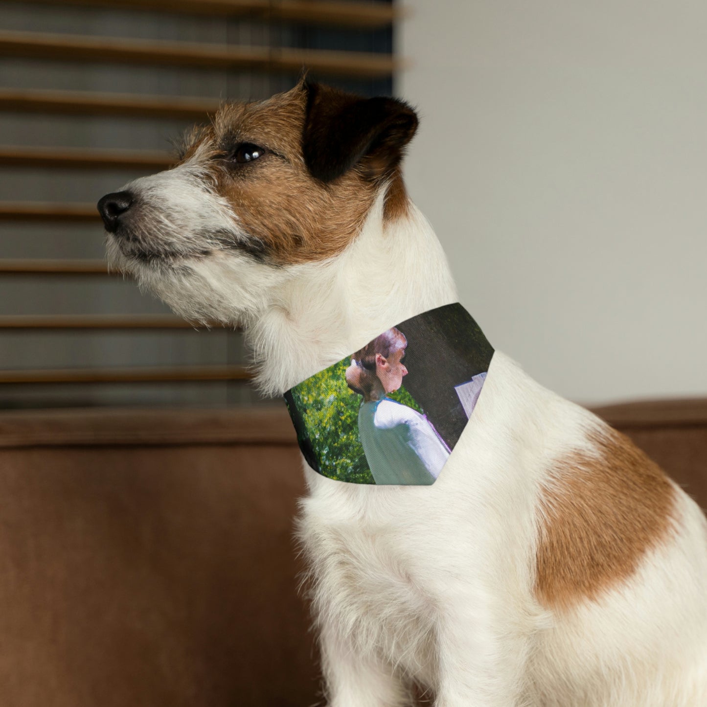 "Encantamiento en aceite: la visión de un bosque mágico de un joven artista" - The Alien Pet Bandana Collar