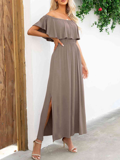 Schulterfreies Maxikleid mit Schlitz