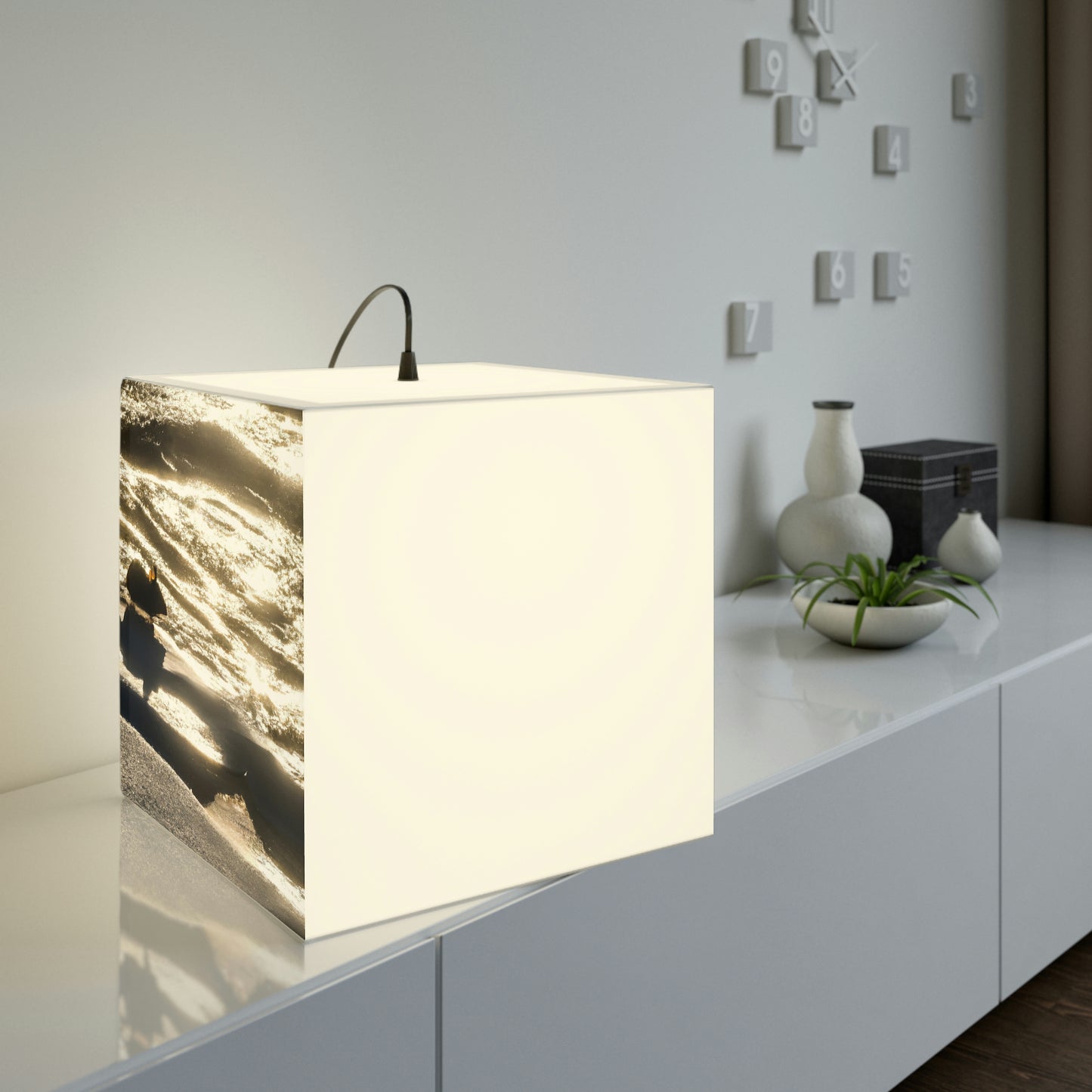 "The Scurry of Winter" - The Alien Light Cube Lamp