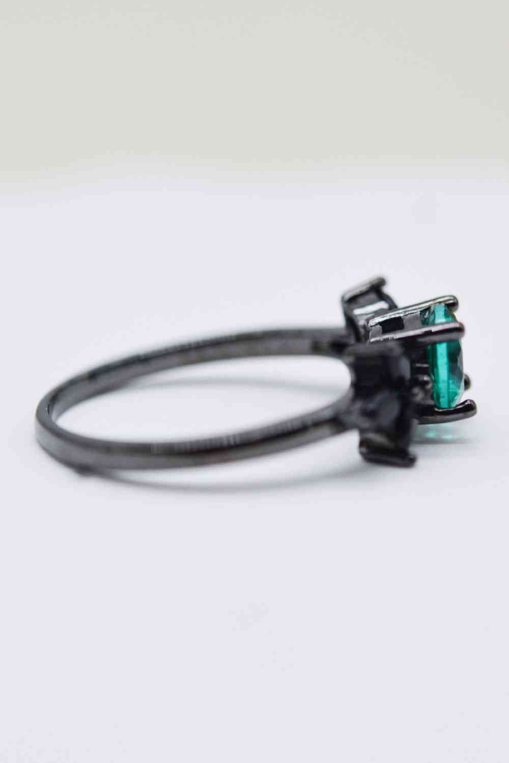 Paraiba-Ring mit blauem Zirkonblatt