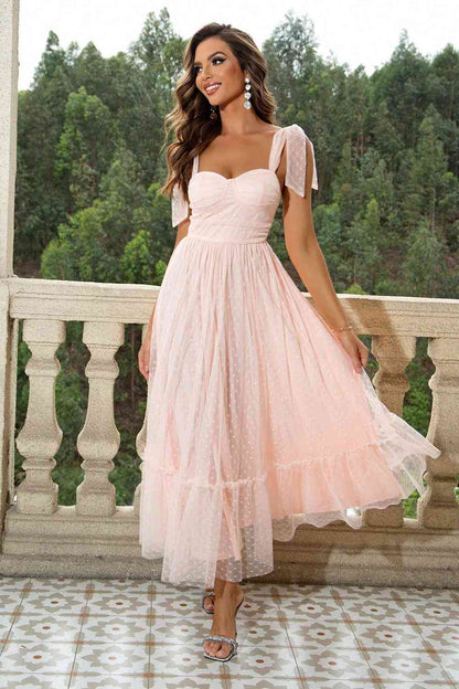 Vestido con escote corazón y hombros anudados