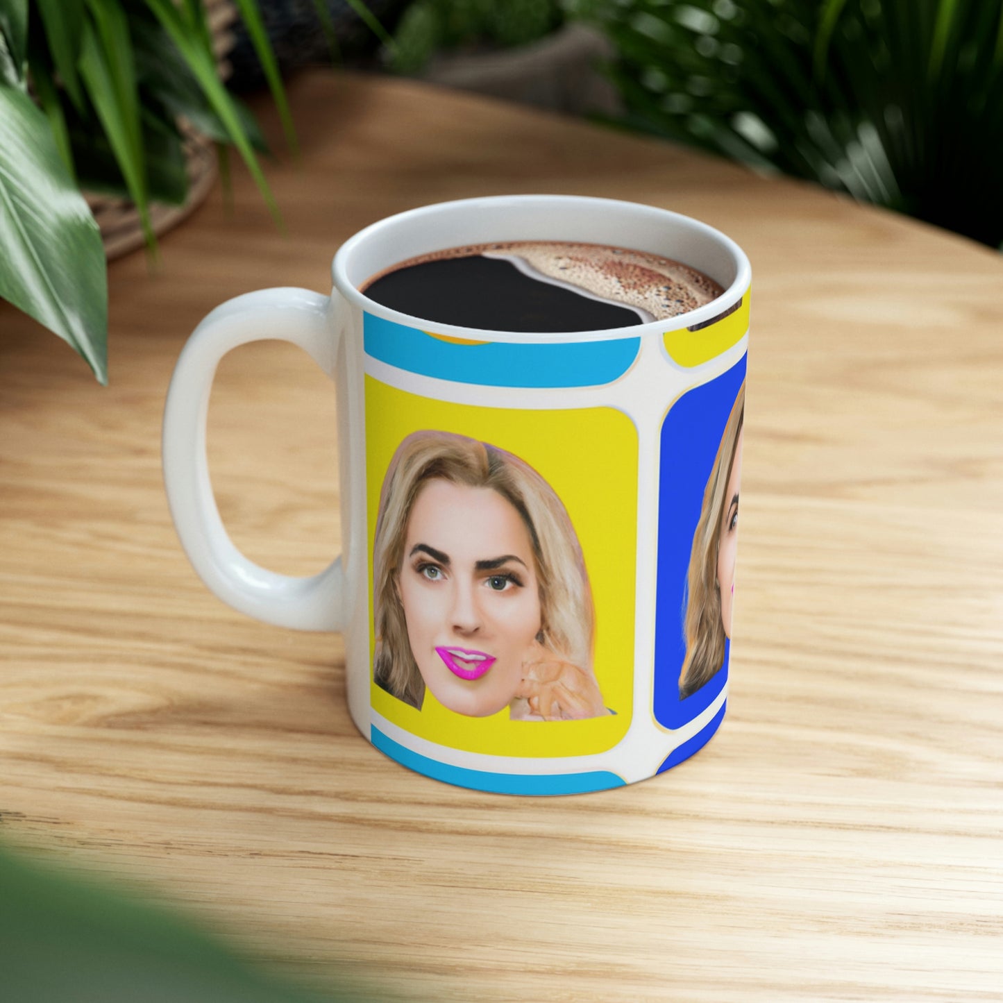 "Emoji-zing a Celebrity: A Pop Art Portrait" - Der Alien-Keramikbecher 11 oz