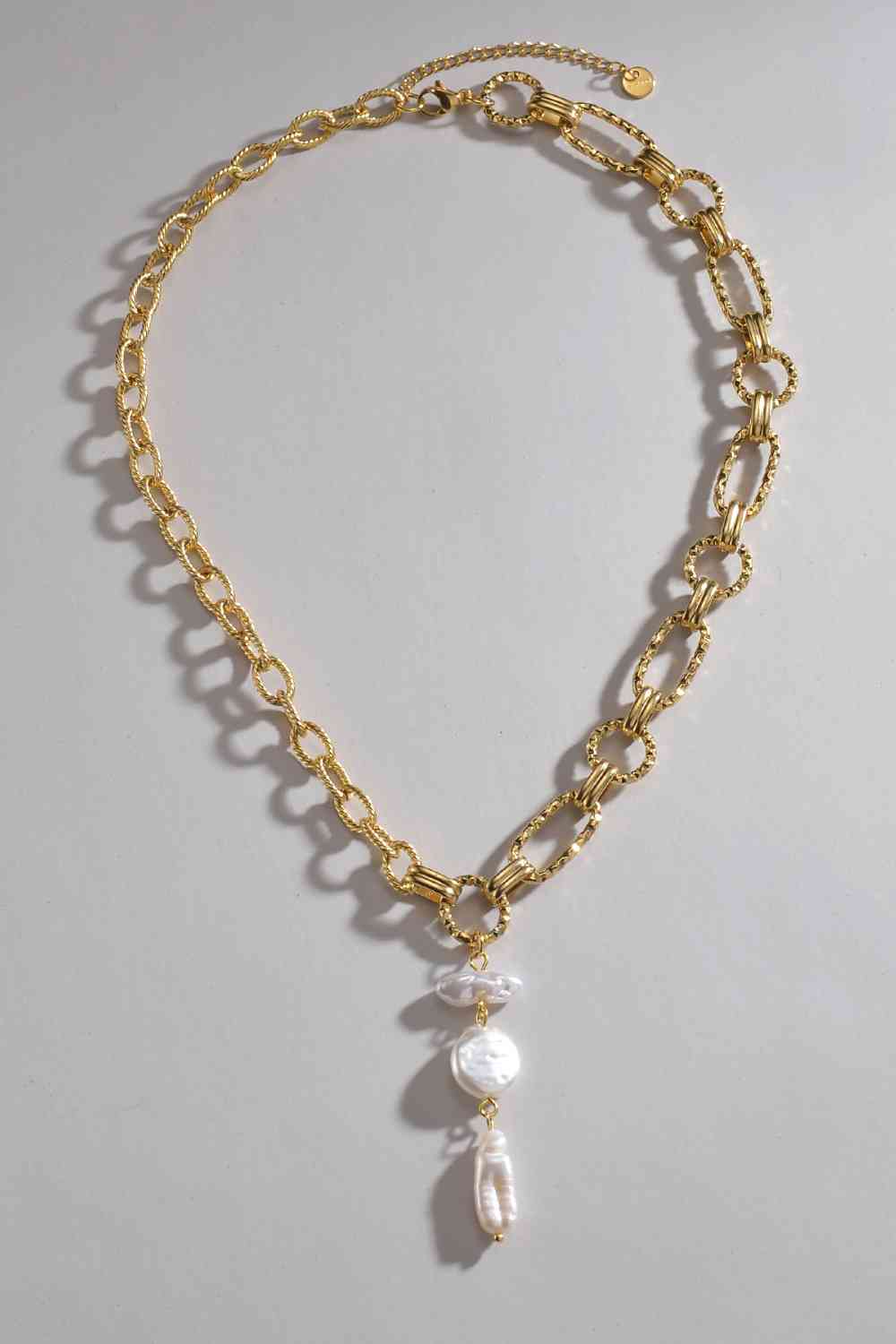 Halskette mit Perlenanhänger aus Edelstahl