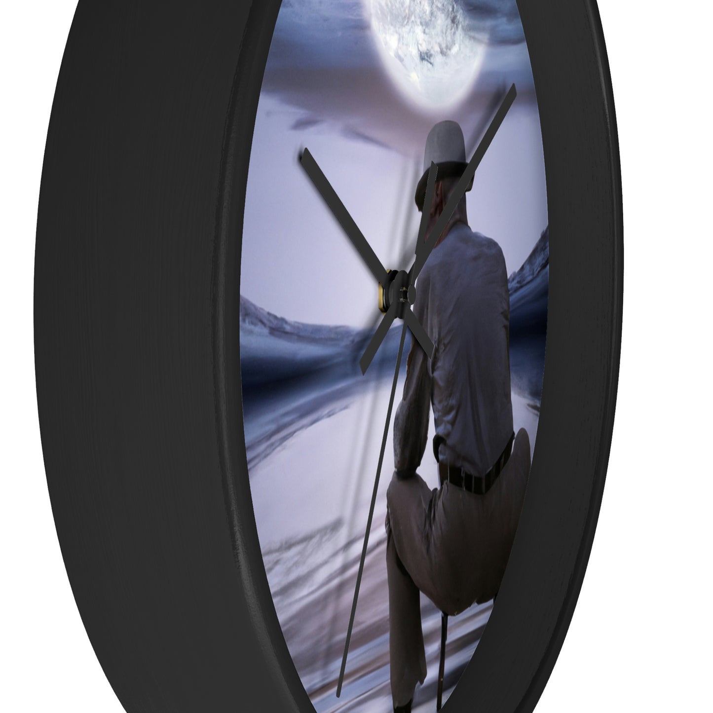 Moonlight Reflections on a Quiet Lake – Die Alien-Wanduhr