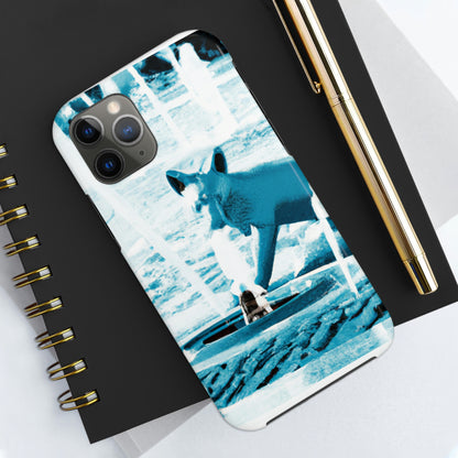 "Foxy Herumtollen im Brunnen" - Die Alien Tough Phone Cases