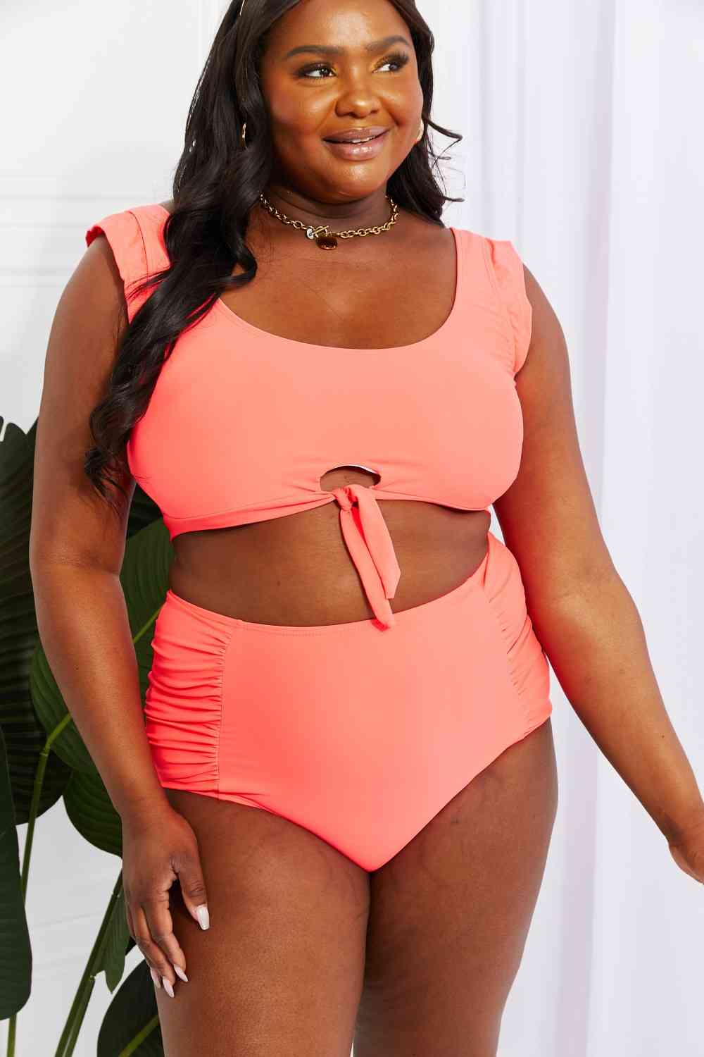 Conjunto de top de baño corto y braguitas fruncidas Sanibel de Marina West Swim en coral