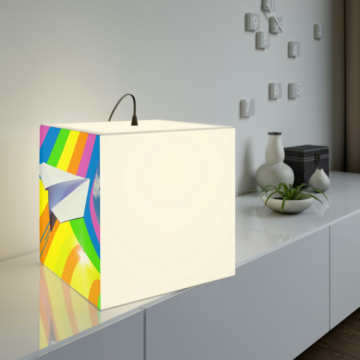 „A Flight of Color“ – Die Alien Light Cube Lampe