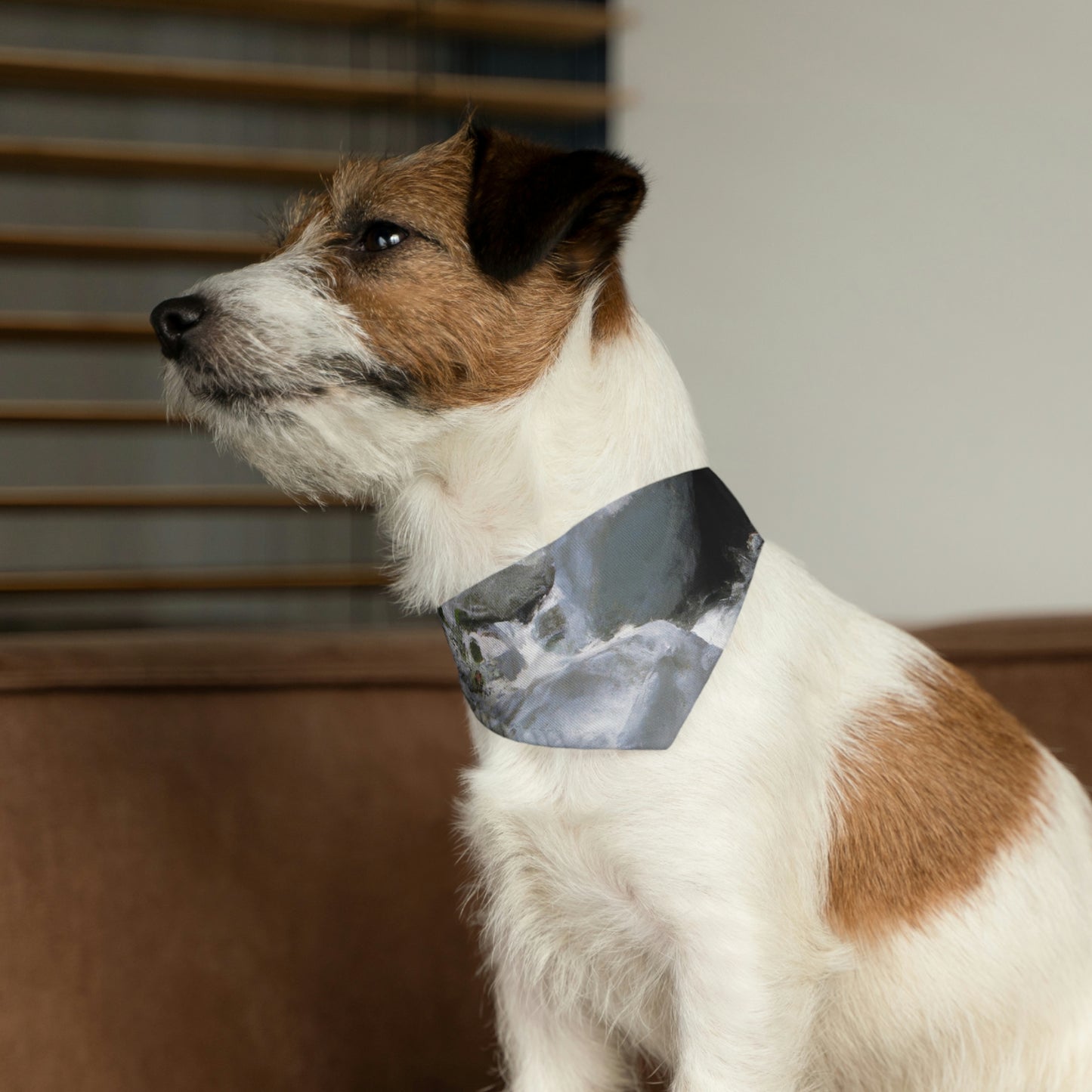 "Canyon Chaos: The Rockslide Race" - El collar de bandana para mascota alienígena