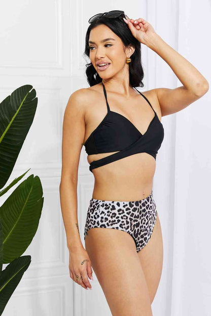 Conjunto de bikini con cuello halter en negro Summer Splash de Marina West Swim