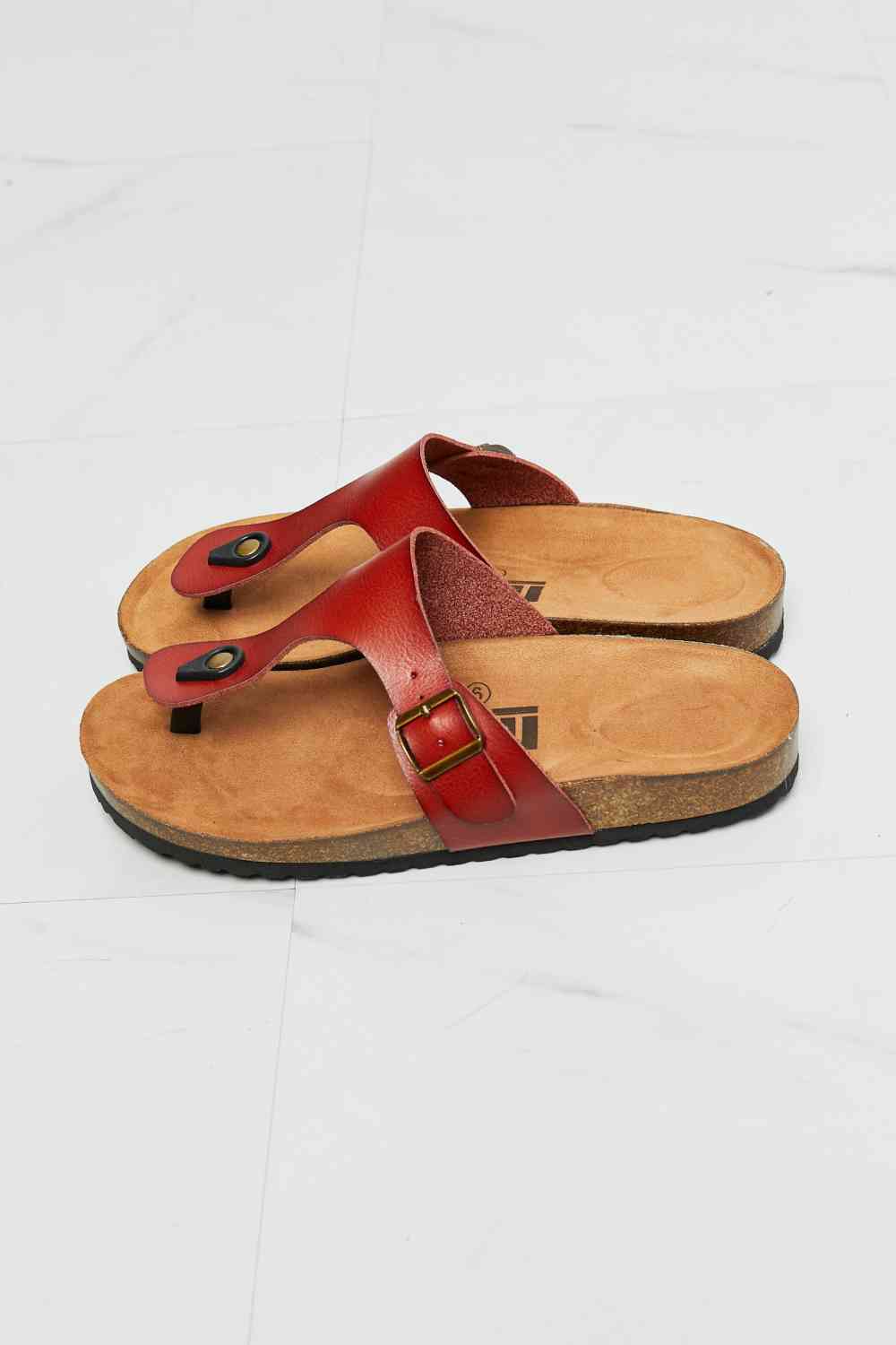 MMShoes Drift Away T-Strap Flip-Flop in Rot