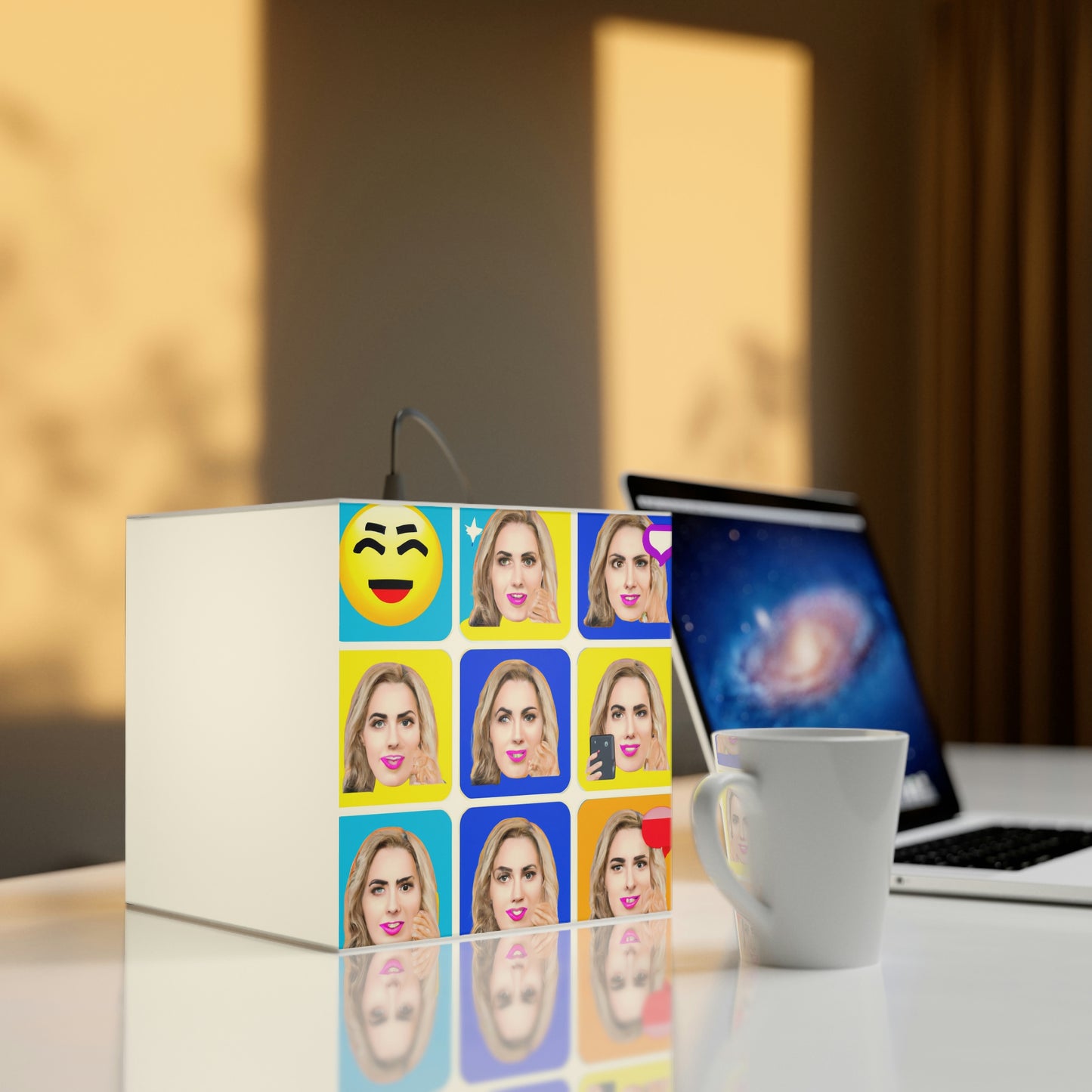 "Emoji-zing a Celebrity: A Pop Art Portrait" - Die Alien Light Cube Lampe