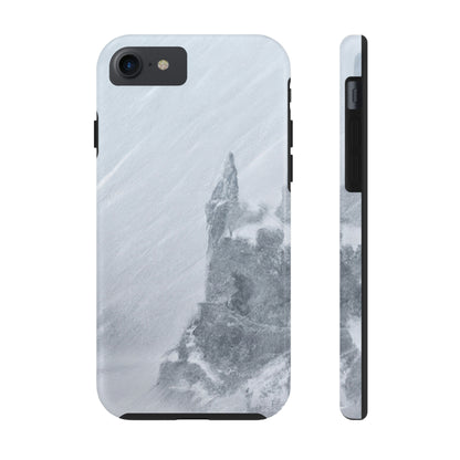 Das verlorene Schloss im Schneesturm. - Die Alien Tough Phone Cases