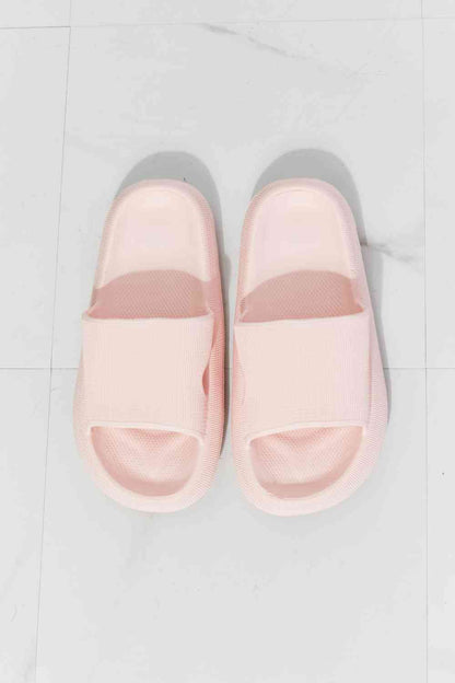 MMShoes „Arms Around Me“-Slipper mit offener Zehenpartie in Rosa