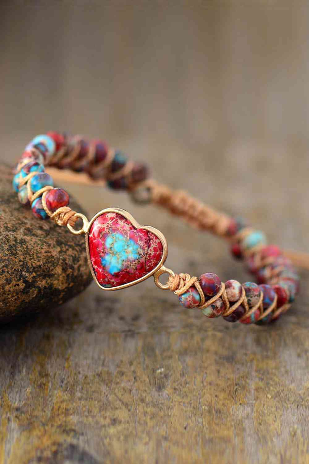 Pulsera de piedra natural hecha a mano con forma de corazón