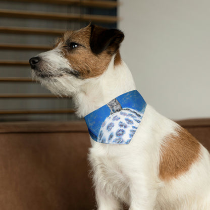 "Perca solitaria del leopardo de las nieves" - El collar de bandana para mascotas alienígenas