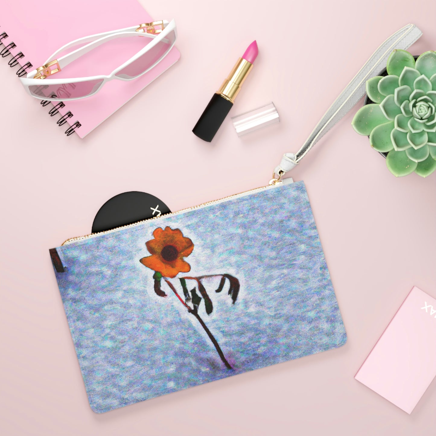 "Eine Blume, die sich weigert zu zittern" - Die Alien Clutch Bag