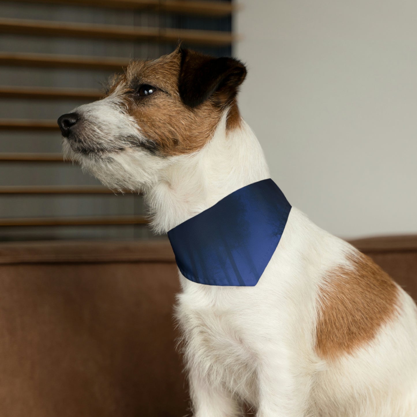 "Lost in the Moonlight Woods" - El collar de bandana para mascota alienígena