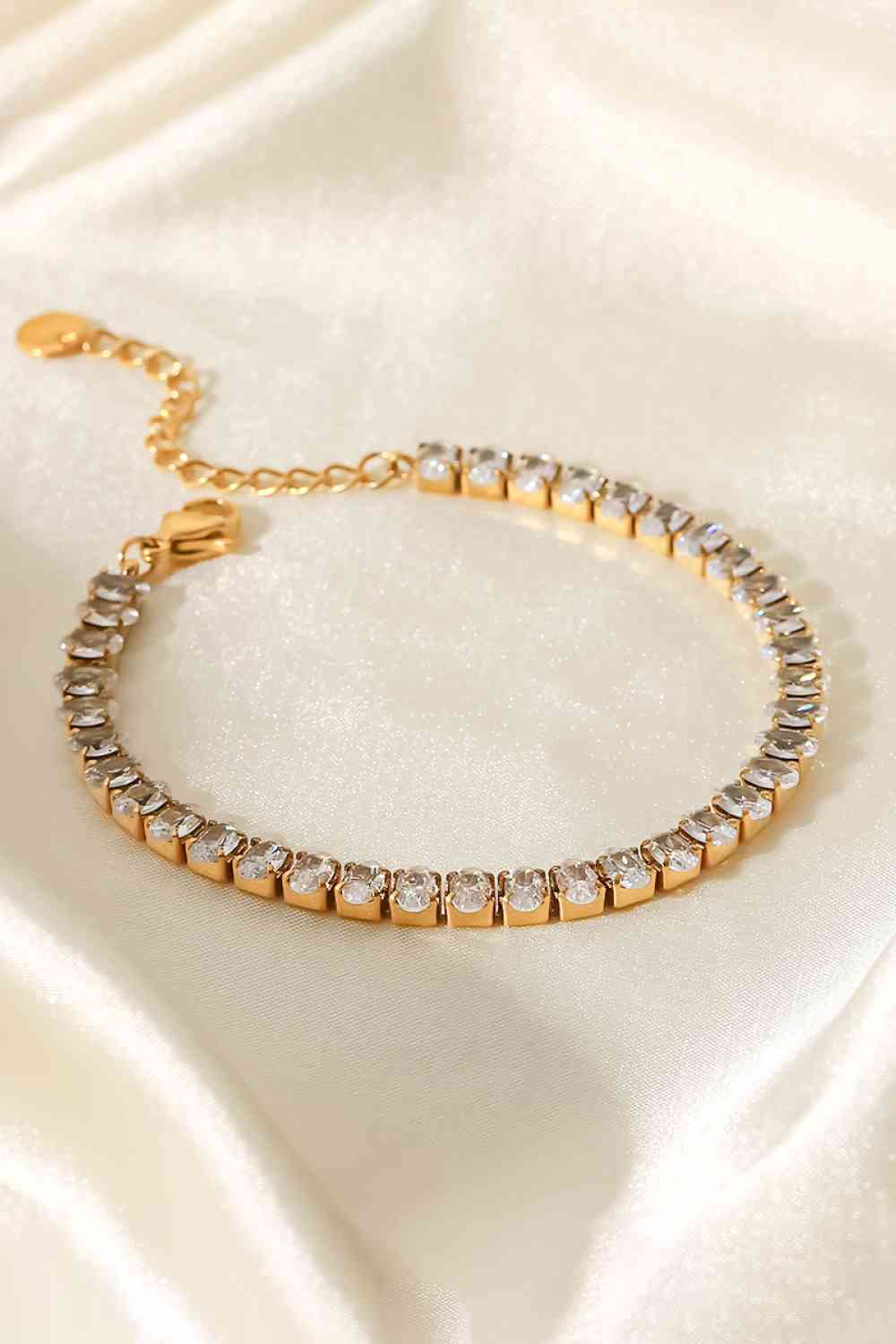 Pulsera chapada en oro de 18 quilates con circonitas incrustadas