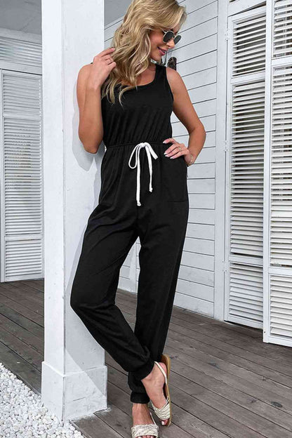 Zweifarbiger, ärmelloser Jogger-Jumpsuit mit Kordelzug an der Taille