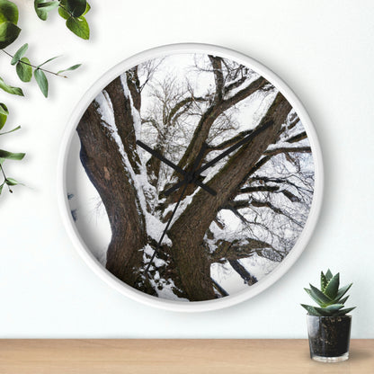 "Winter Wonderland Tree" - The Alien Wall Clock