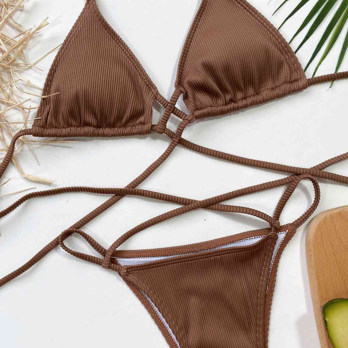 Conjunto de bikini de canalé cruzado con cuello halter