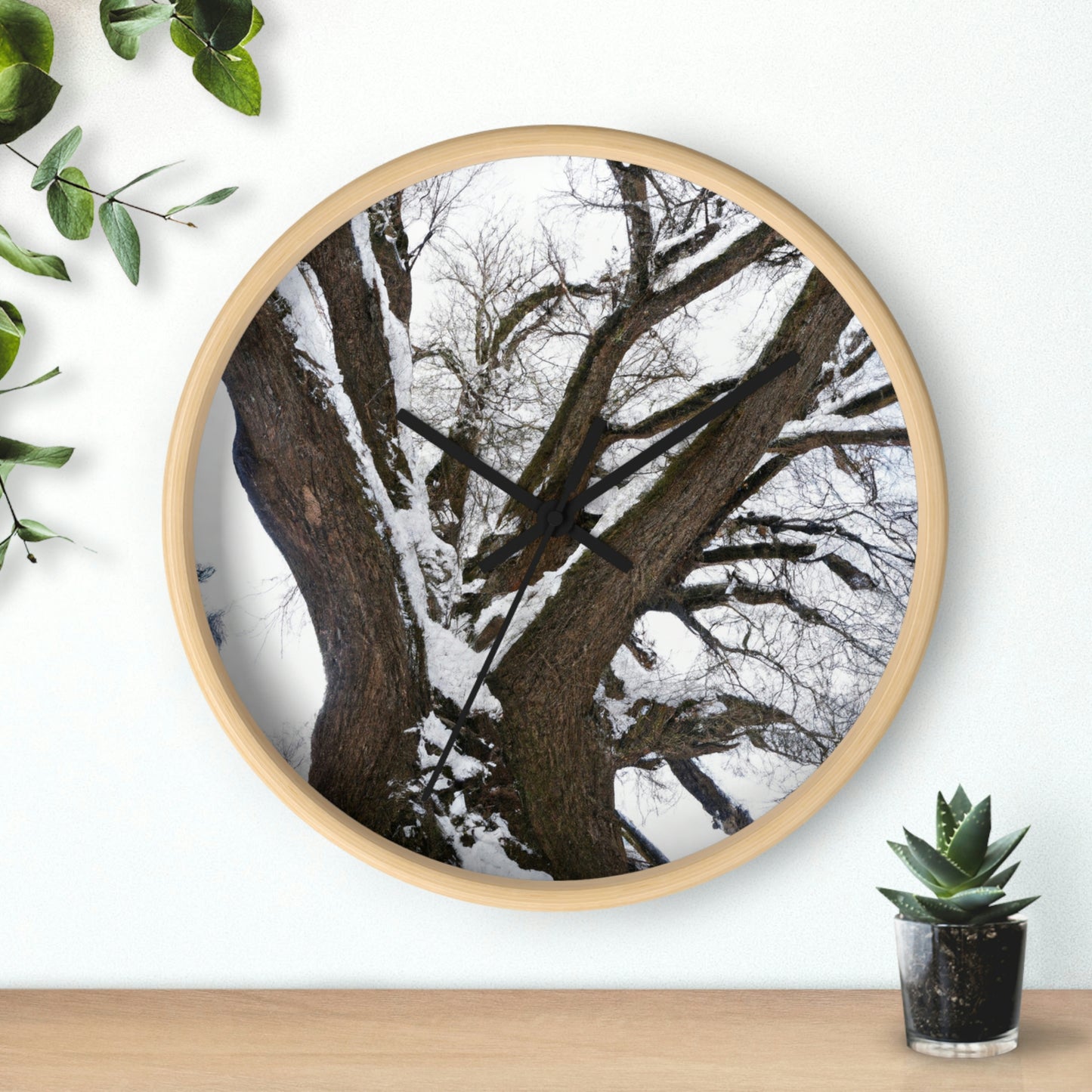 "Winter Wonderland Tree" - The Alien Wall Clock